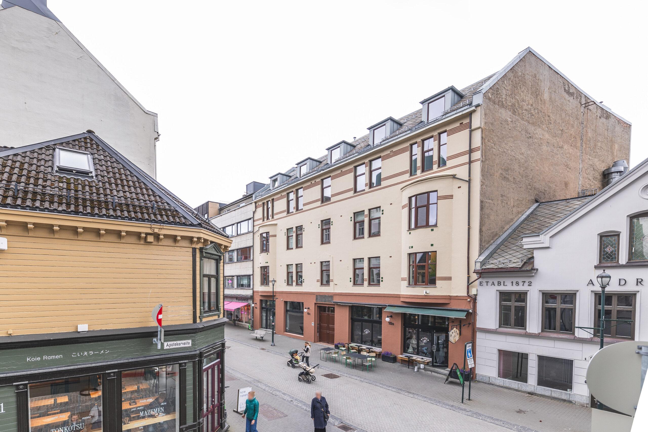 Thomas angellsgate 10b 64